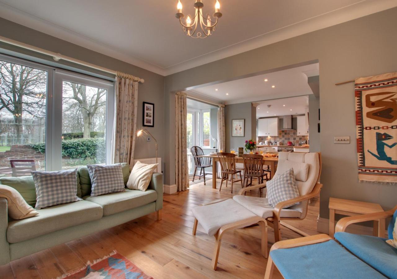 4 Bed in Filey oc-sa018