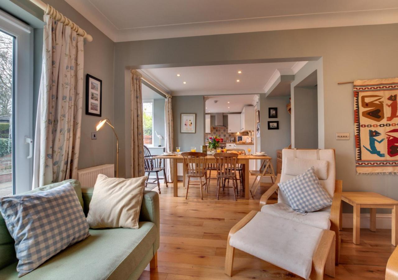 4 Bed in Filey oc-sa018