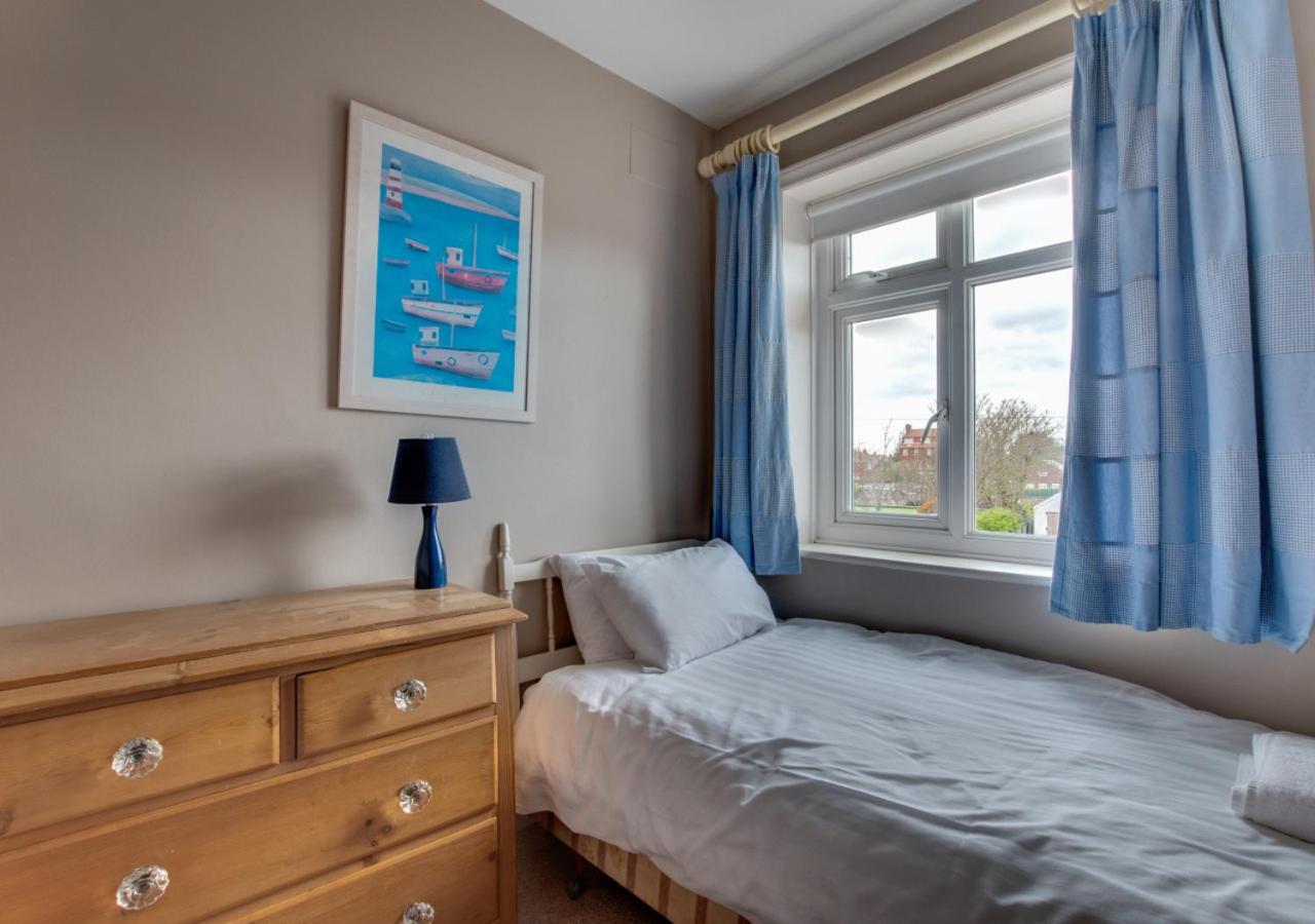 4 Bed in Filey oc-sa018