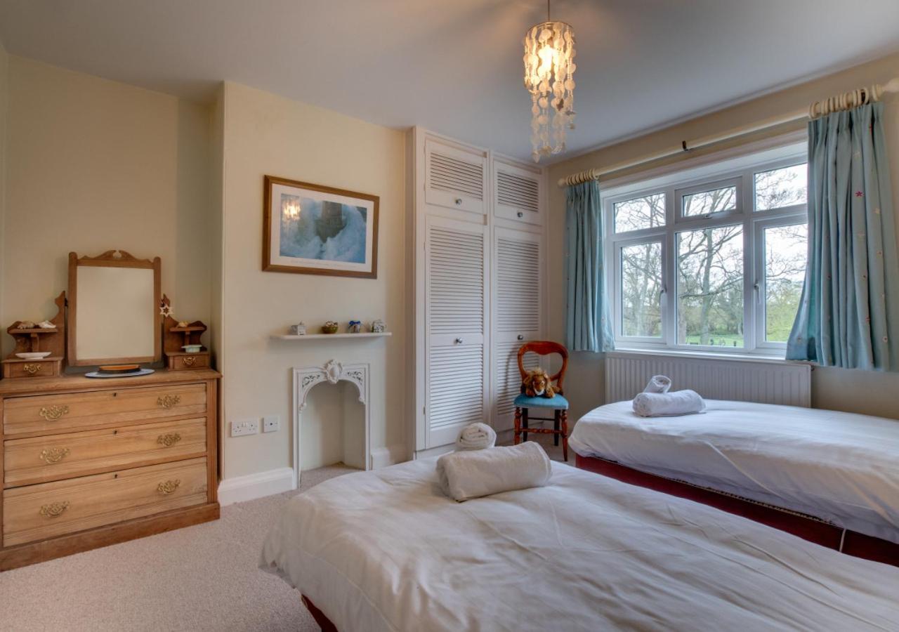 4 Bed in Filey oc-sa018