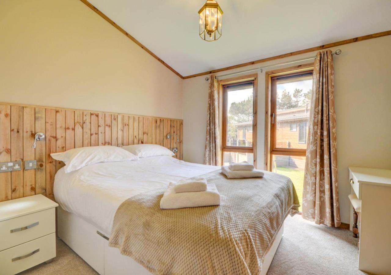 3 Bed in Whitby oc-wa057