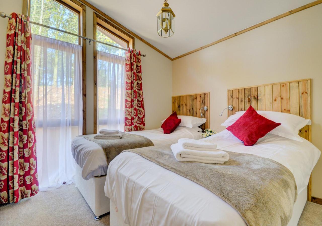 3 Bed in Whitby oc-wa057