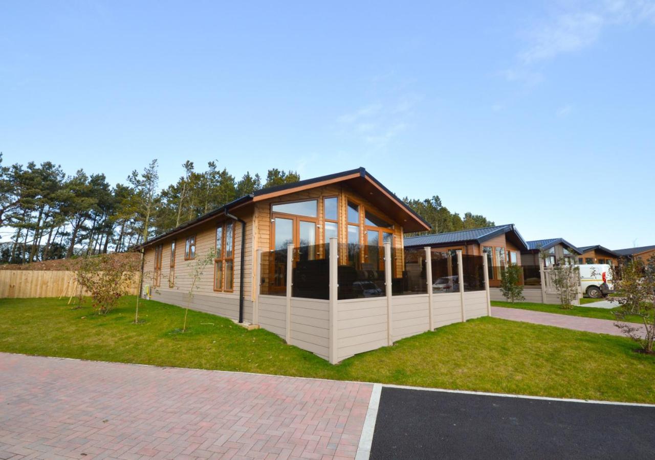 3 Bed in Whitby oc-wa057