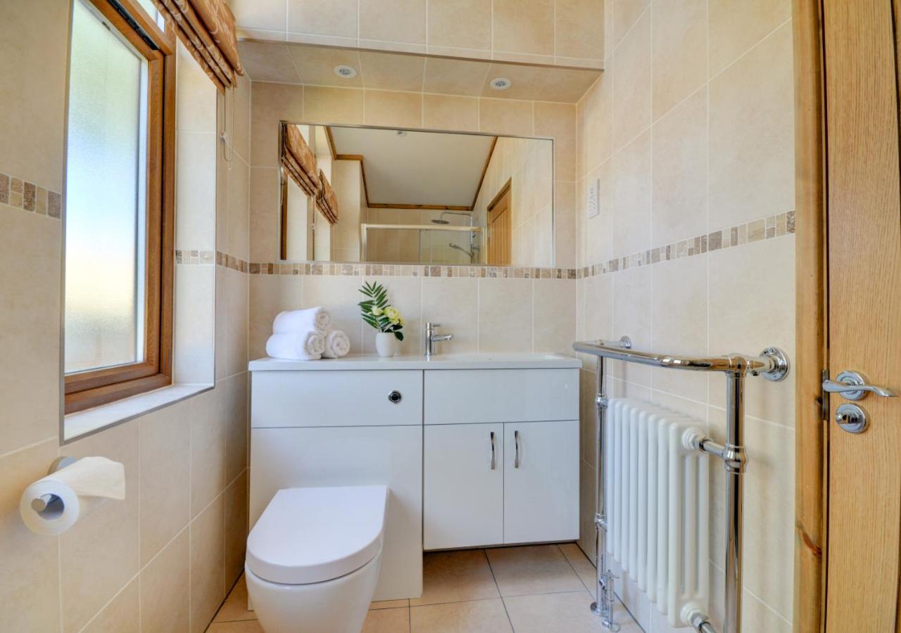 3 Bed in Whitby oc-wa057