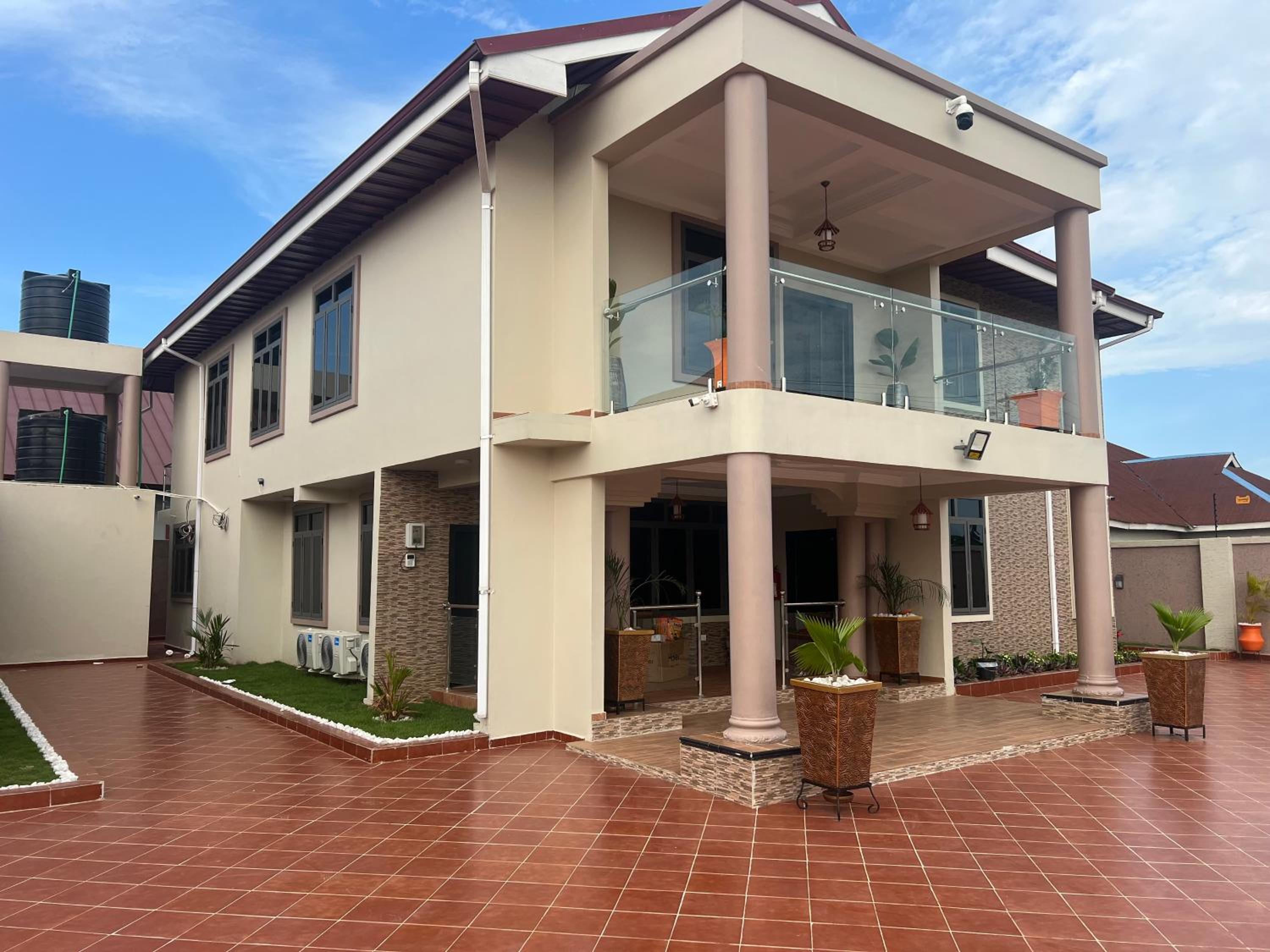 Boulevard Court