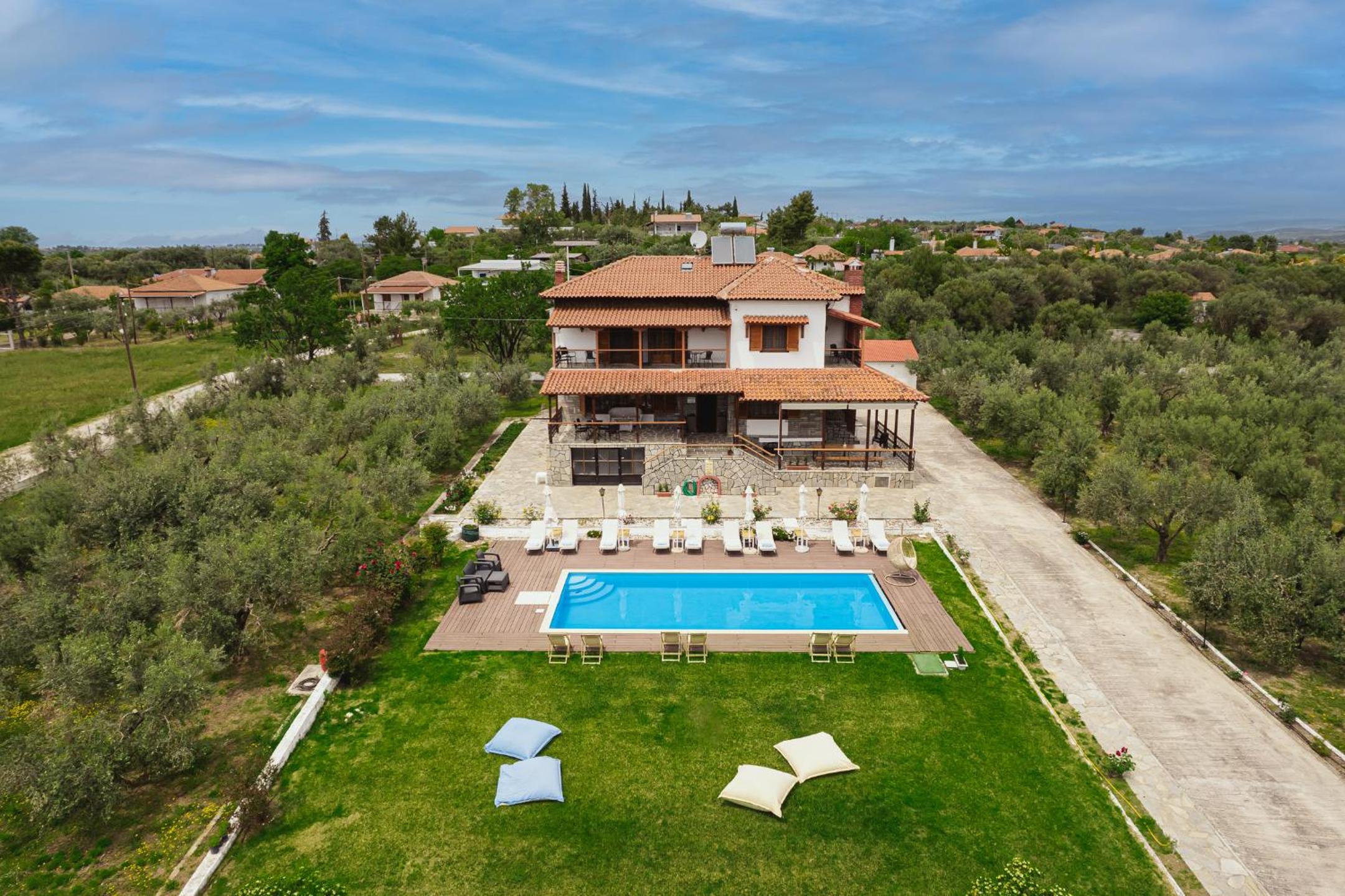 Kalisun Pool House by Georgalas photo 4