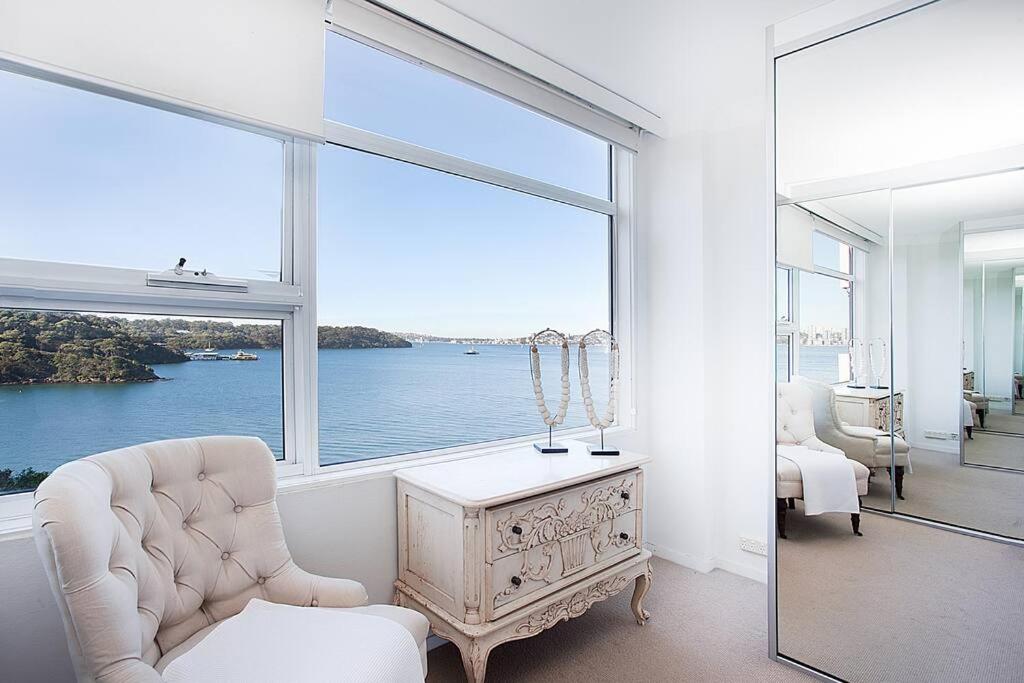 360 Waterfront near Taronga Zoo Sydney with BBQ, Pool & Parking