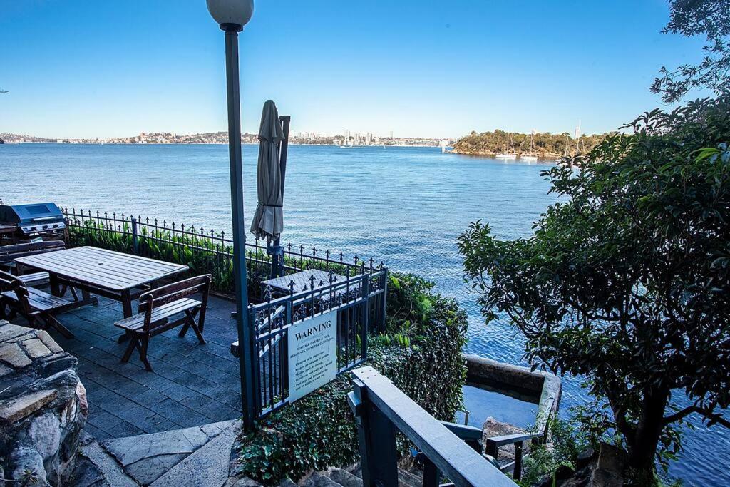 360 Waterfront near Taronga Zoo Sydney with BBQ, Pool & Parking