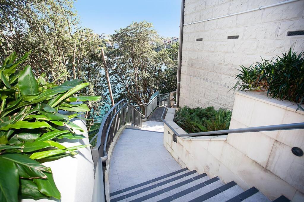 360 Waterfront near Taronga Zoo Sydney with BBQ, Pool & Parking