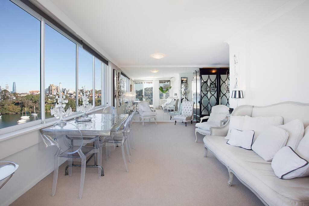 360 Waterfront near Taronga Zoo Sydney with BBQ, Pool & Parking