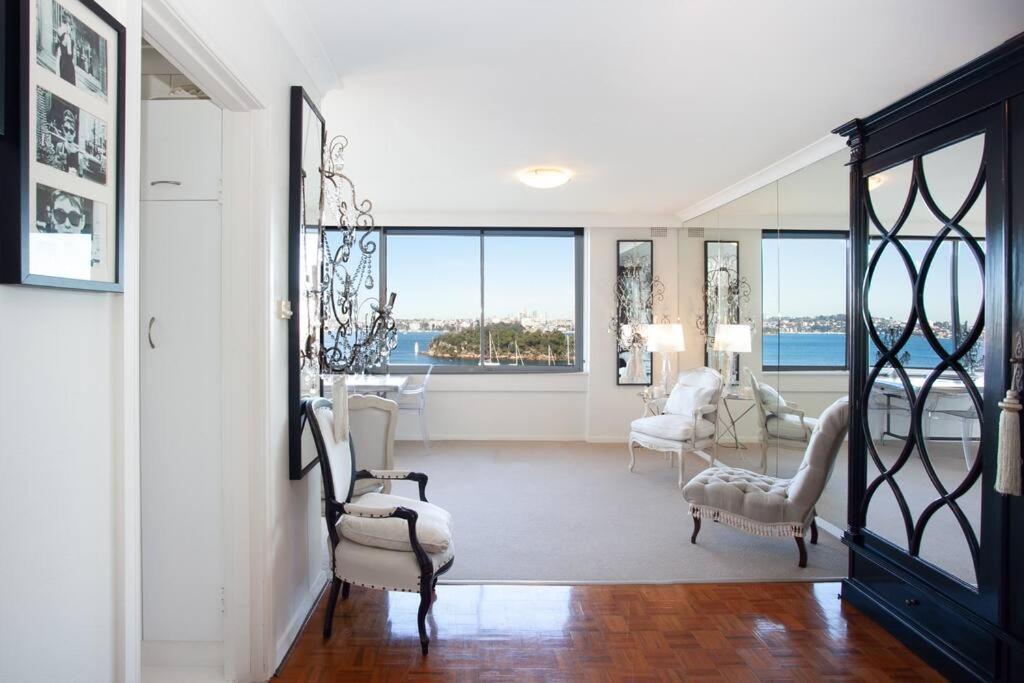 360 Waterfront near Taronga Zoo Sydney with BBQ, Pool & Parking
