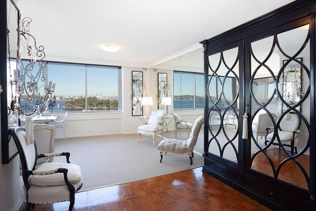 360 Waterfront near Taronga Zoo Sydney with BBQ, Pool & Parking