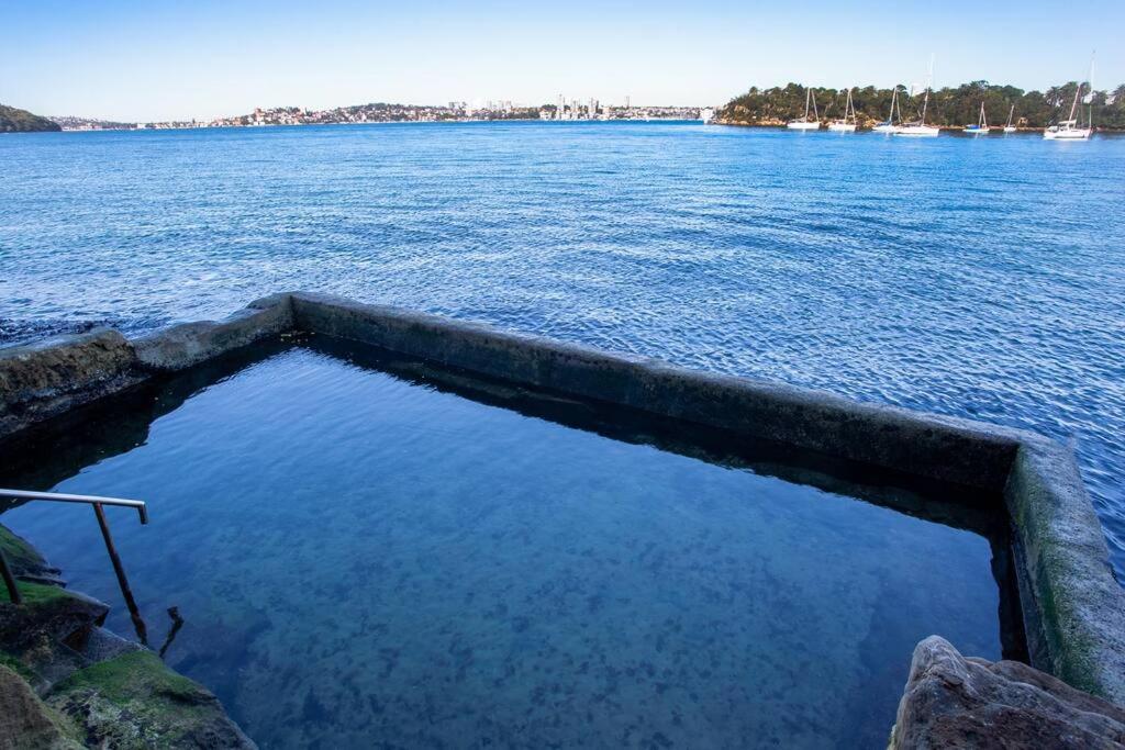 360 Waterfront near Taronga Zoo Sydney with BBQ, Pool & Parking