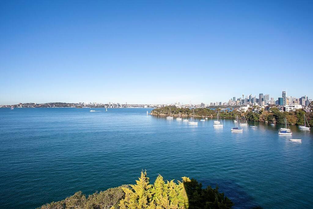 360 Waterfront near Taronga Zoo Sydney with BBQ, Pool & Parking