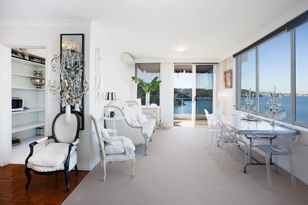 360 Waterfront near Taronga Zoo Sydney with BBQ, Pool & Parking