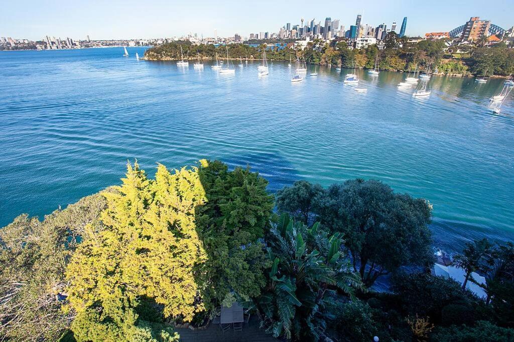 360 Waterfront near Taronga Zoo Sydney with BBQ, Pool & Parking