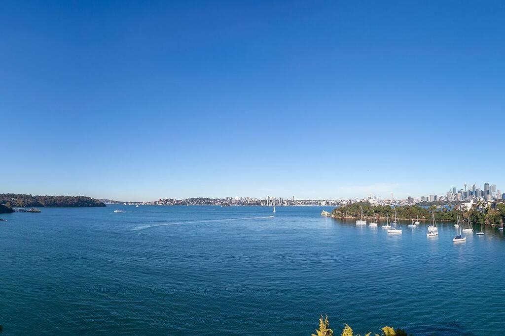 360 Waterfront near Taronga Zoo Sydney with BBQ, Pool & Parking