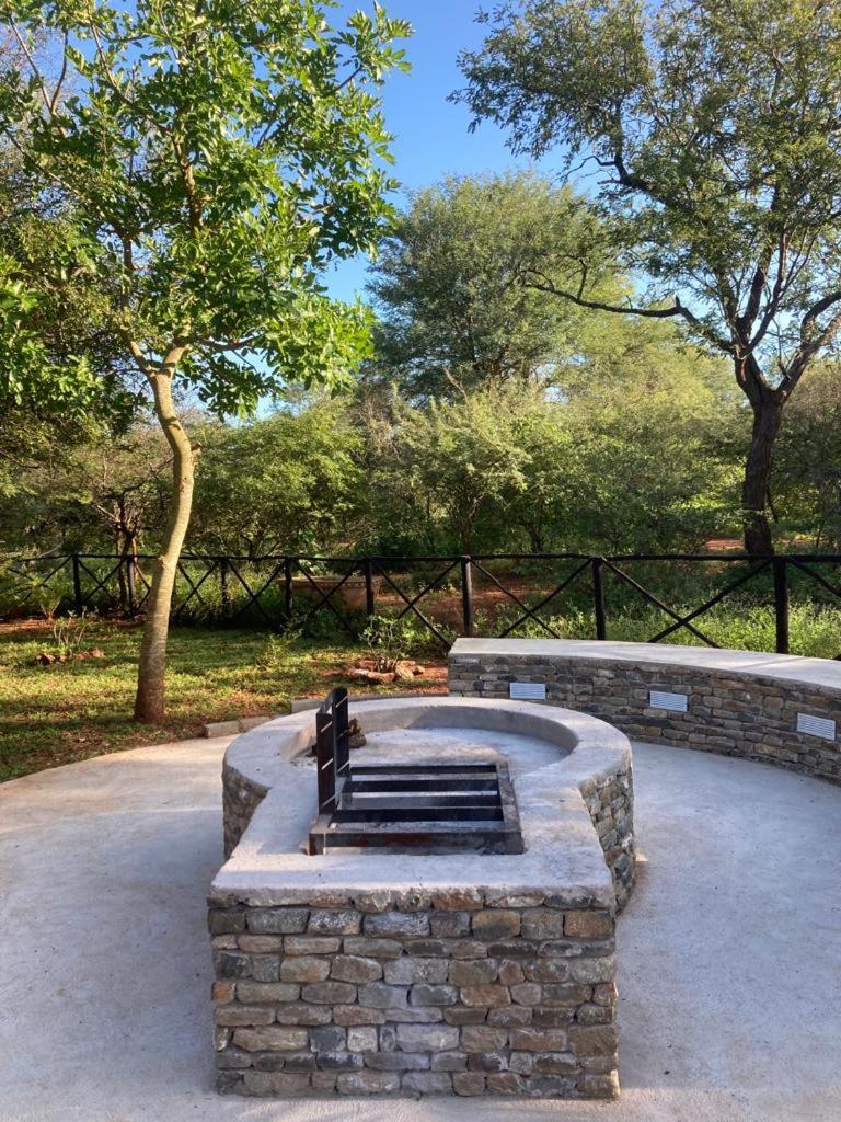 Eye of Kruger - Spacious holiday home with splash pool and boma view 5