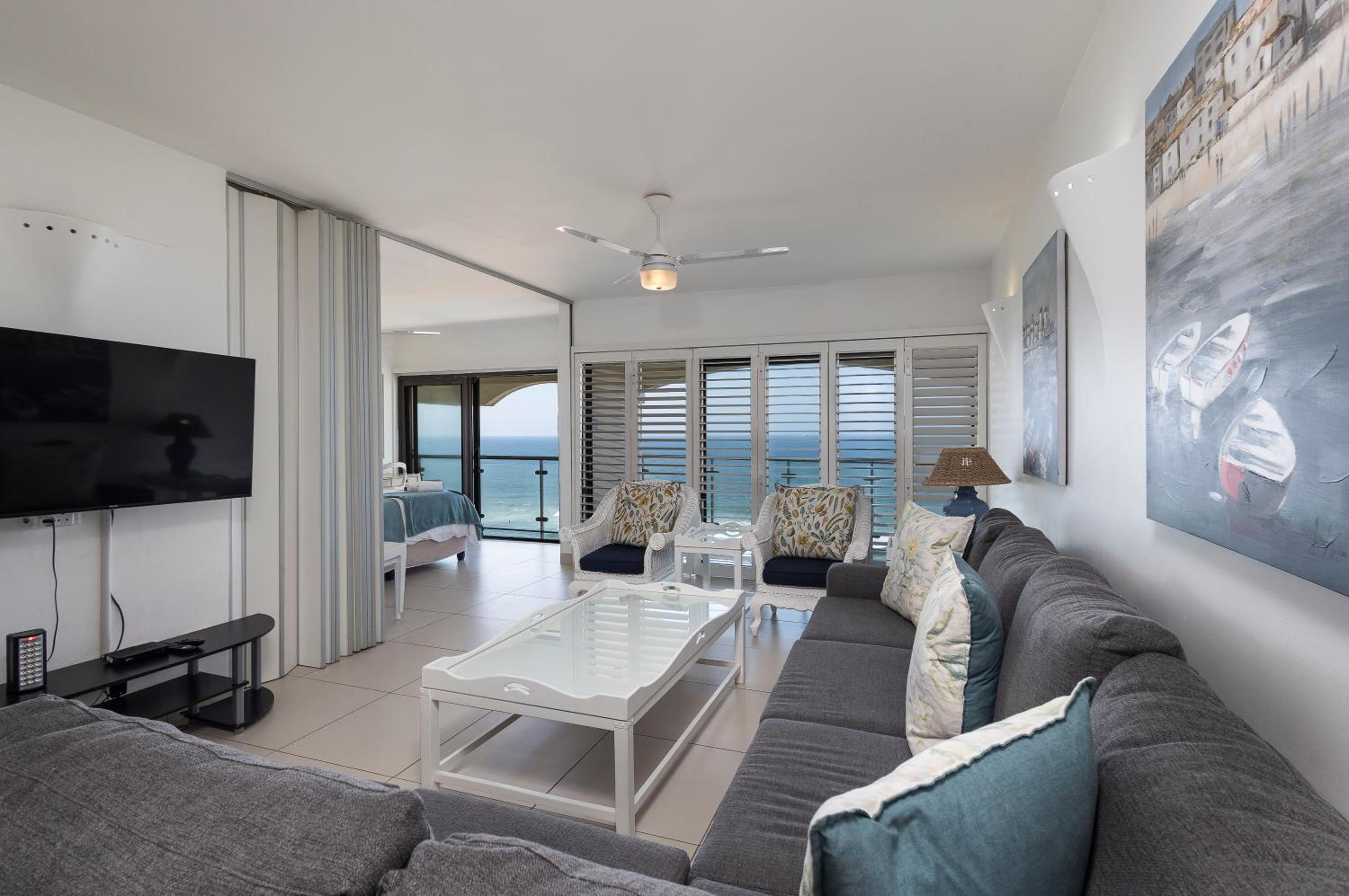 802 Bermudas - Seaviews & beach access - Modern 3BR