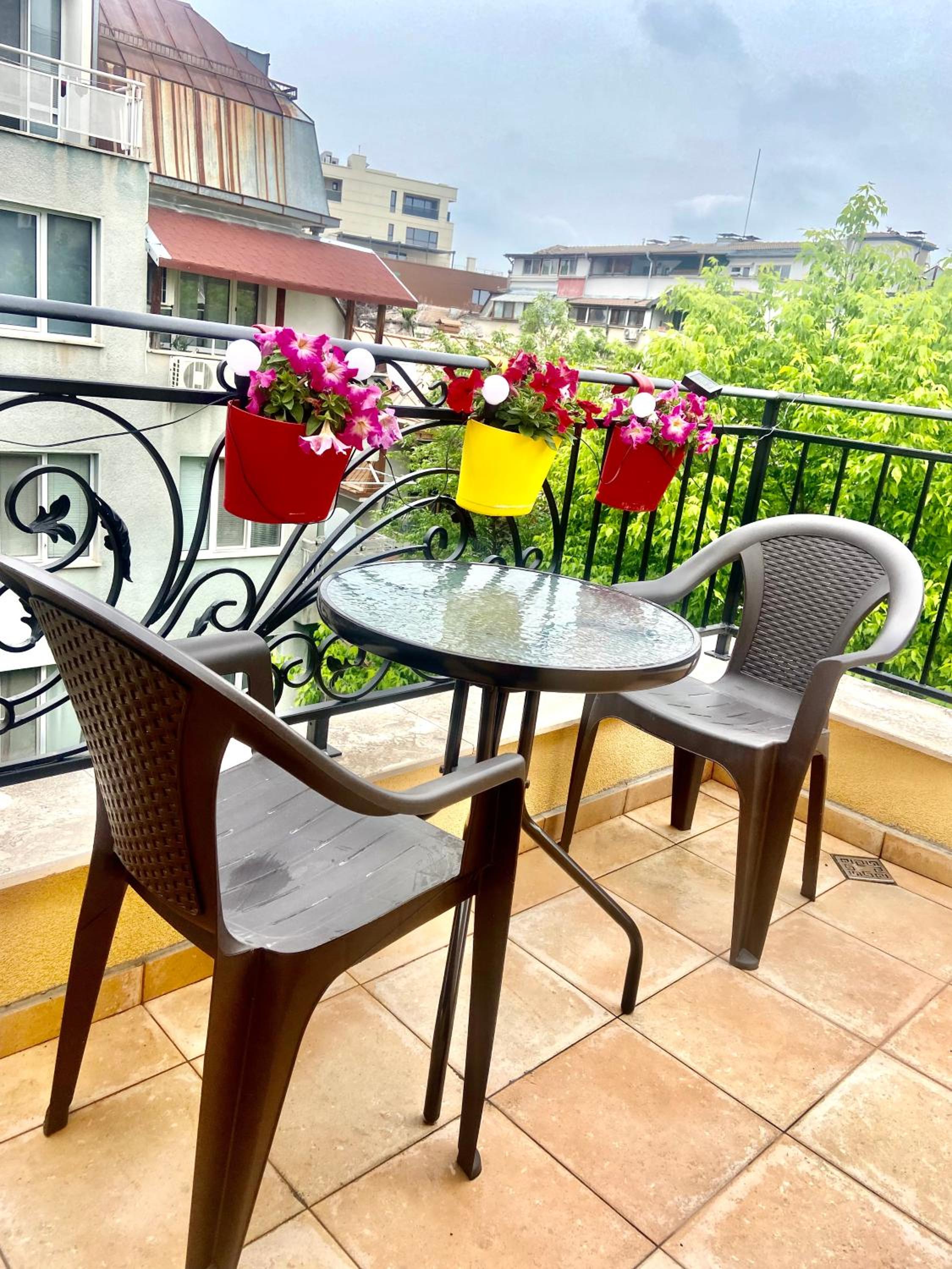 M&M Center Apartment with free parking