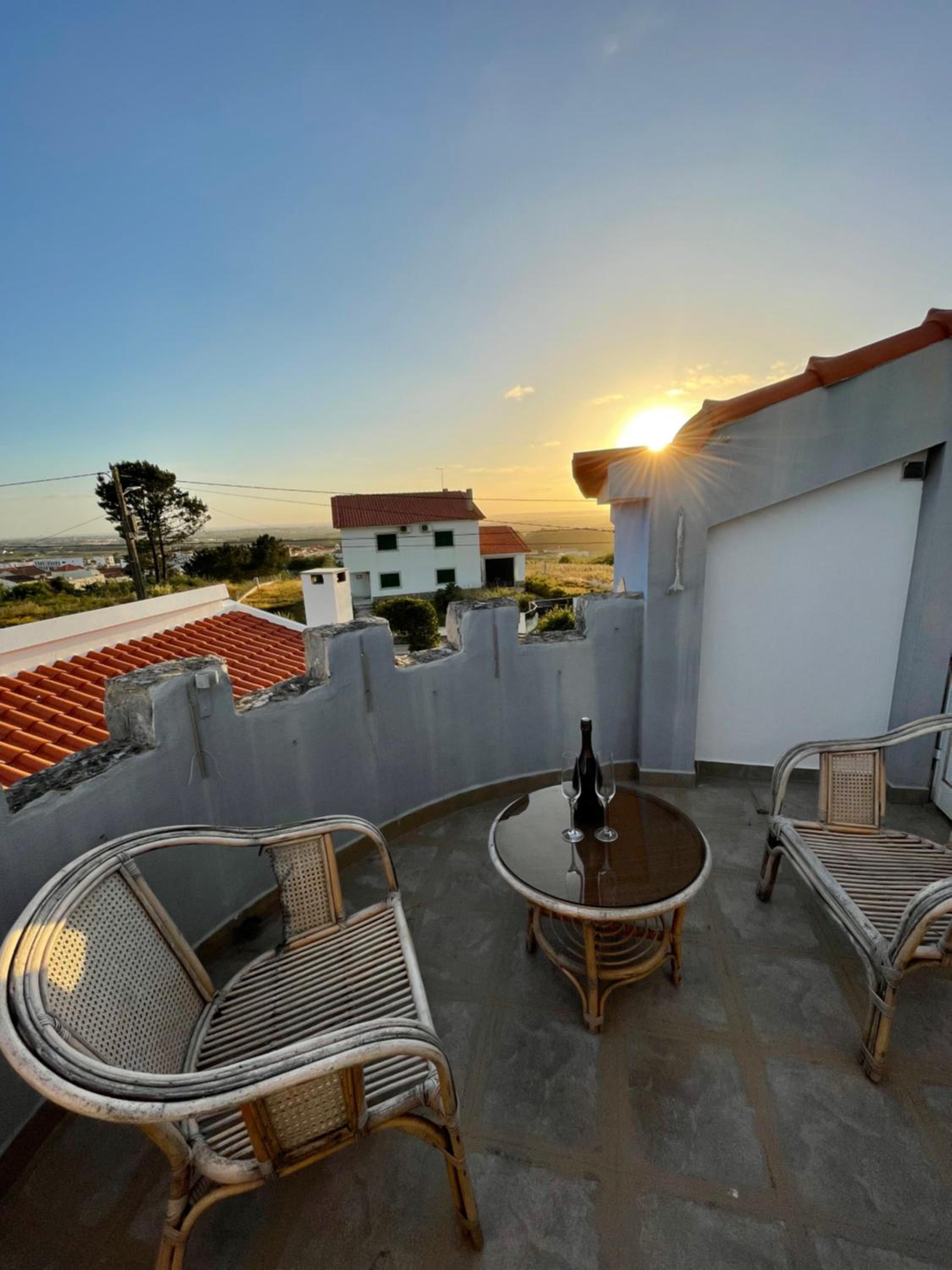 NO CEU - A fully private flat in the sky with Ocean view