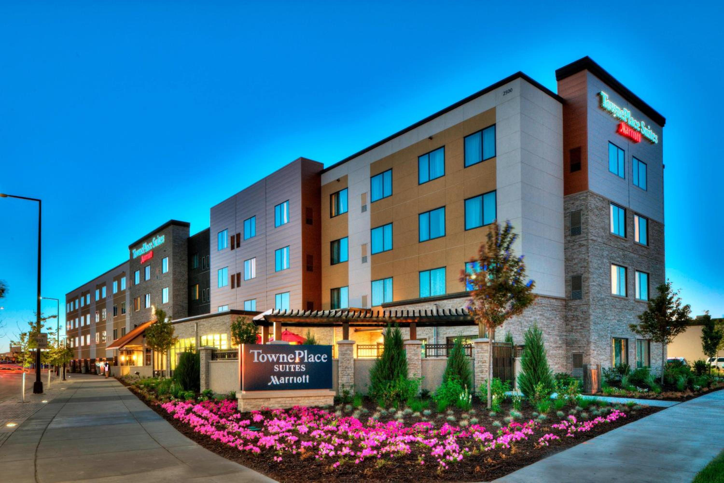 Hotel TownePlace Suites by Marriott Minneapolis near Mall of America - Image 1