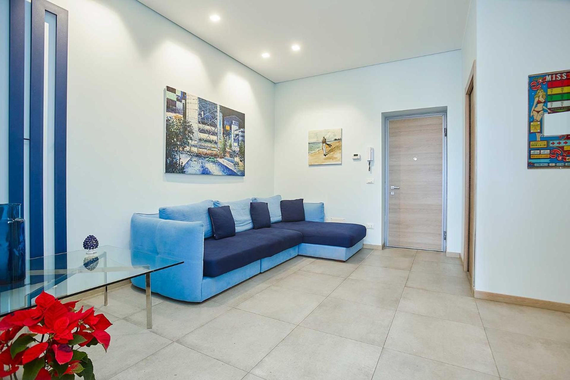 KMC suites - Purple photo 2