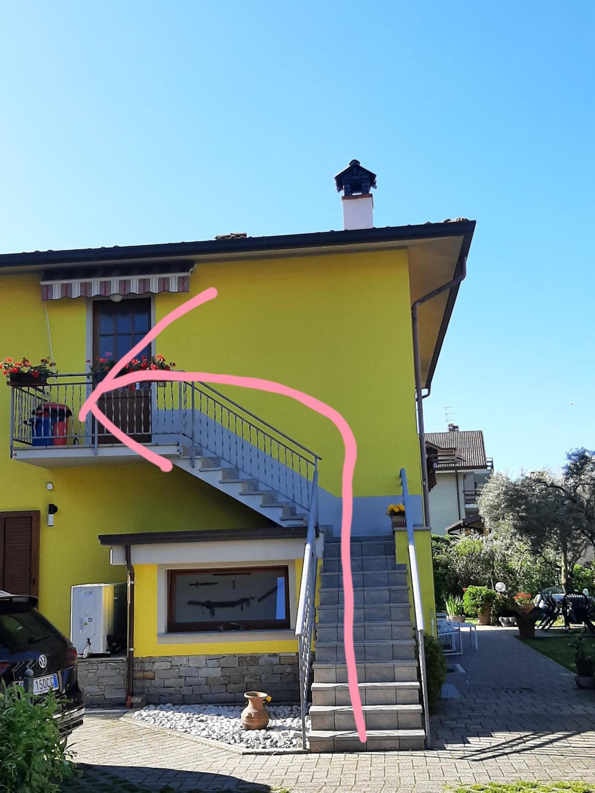 Appartamento L'ulivo 5 chilometri da Varenna vista lago in via privata view 4