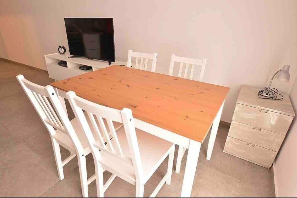 2 Bedroom Nicely Furnished Seaside Apartment in Gzira - Dima 2 photo 1