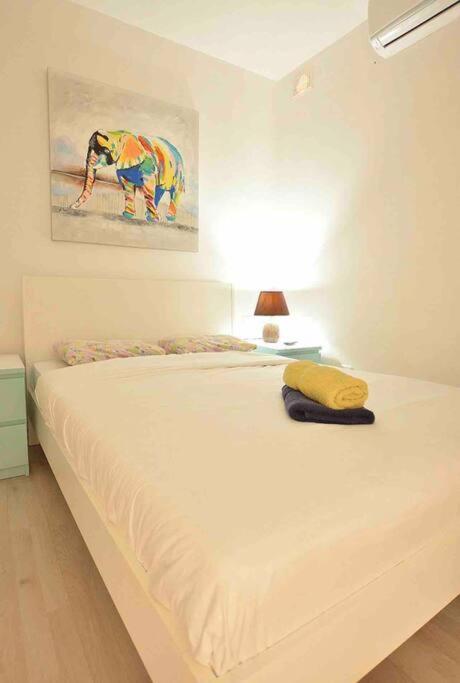 2 Bedroom Nicely Furnished Seaside Apartment in Gzira - Dima 2 photo 3