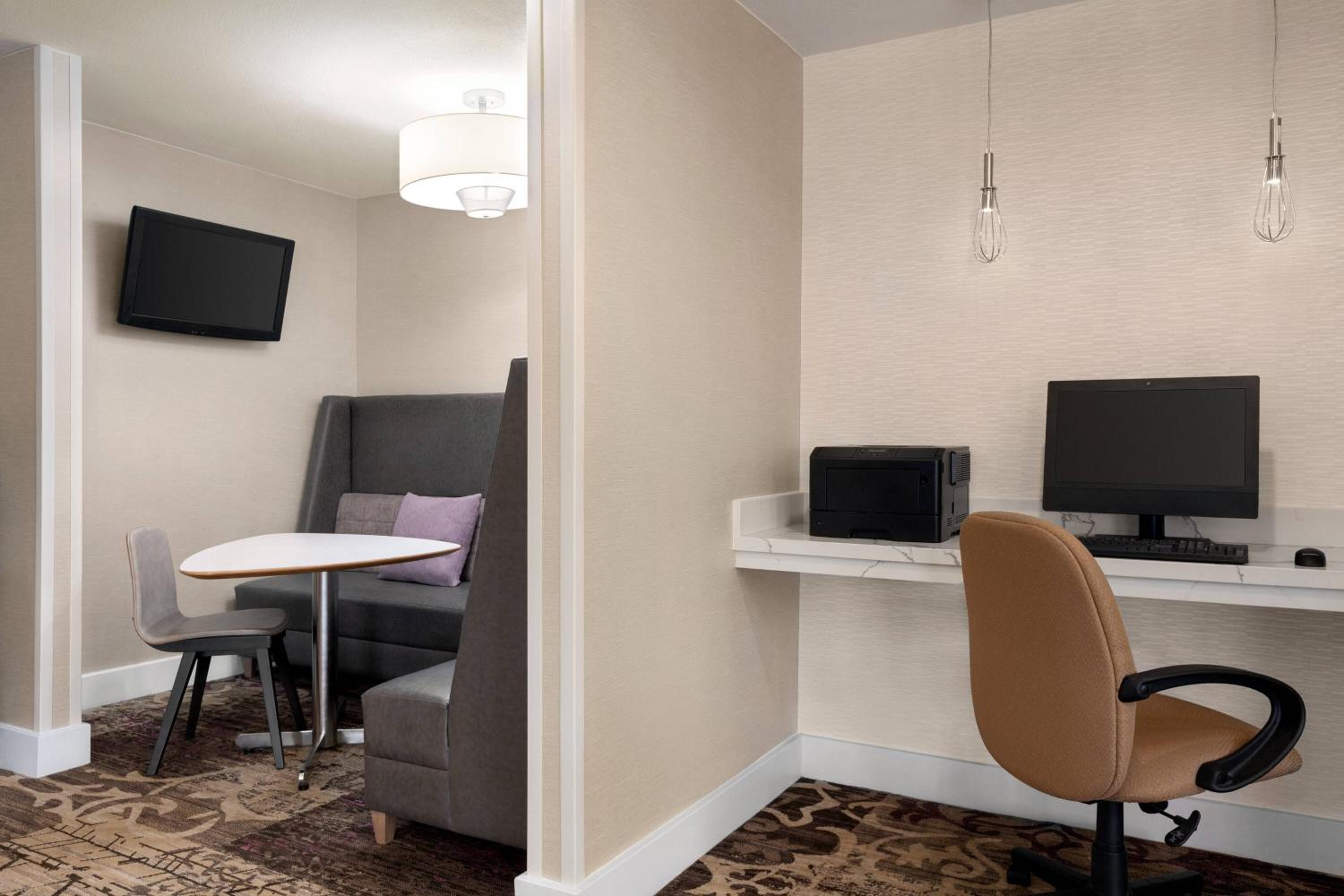 Vacaville Vacations - Residence Inn By Marriott Vacaville - Property Image 9