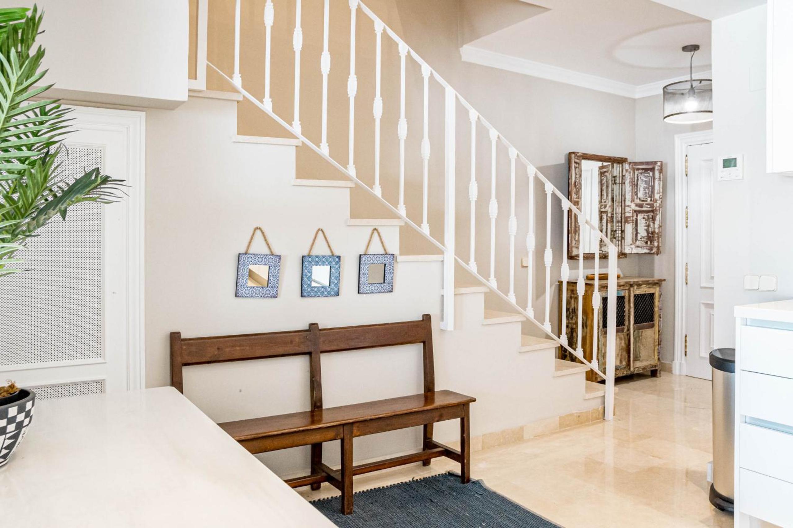 Captivating Coastal Townhouse in Aloha Pueblo with amazing Mountain Views