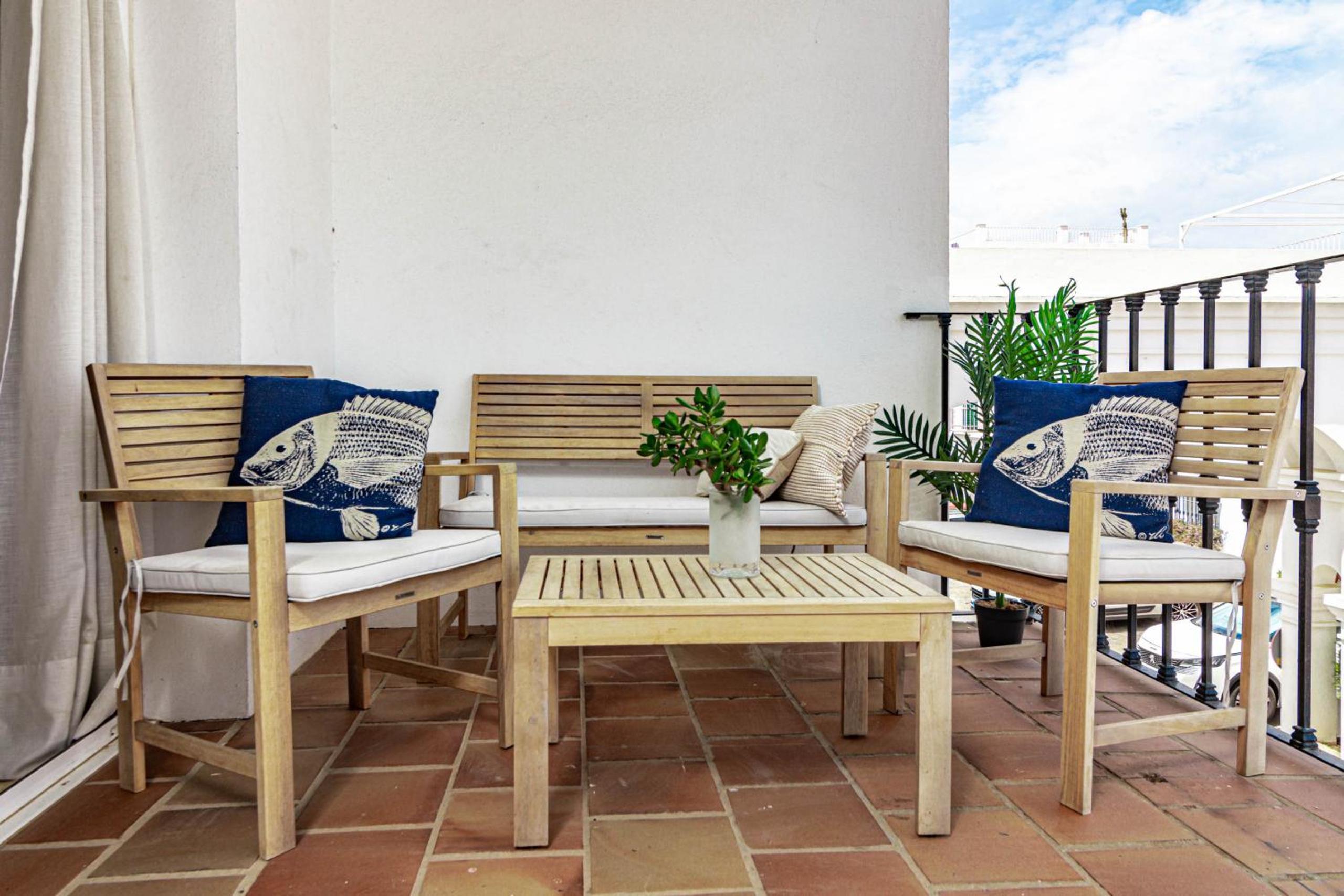 Captivating Coastal Townhouse in Aloha Pueblo with amazing Mountain Views