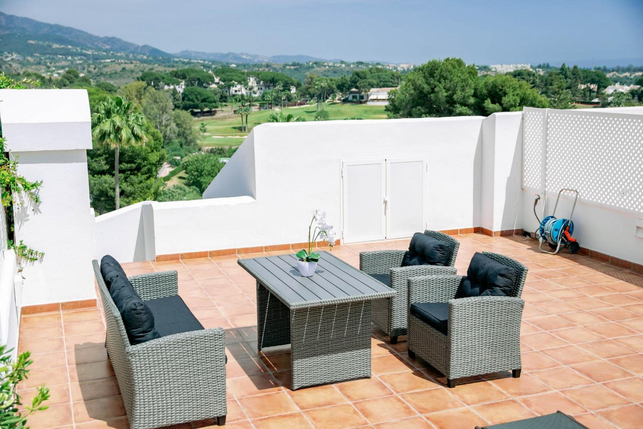 Captivating Coastal Townhouse in Aloha Pueblo with amazing Mountain Views