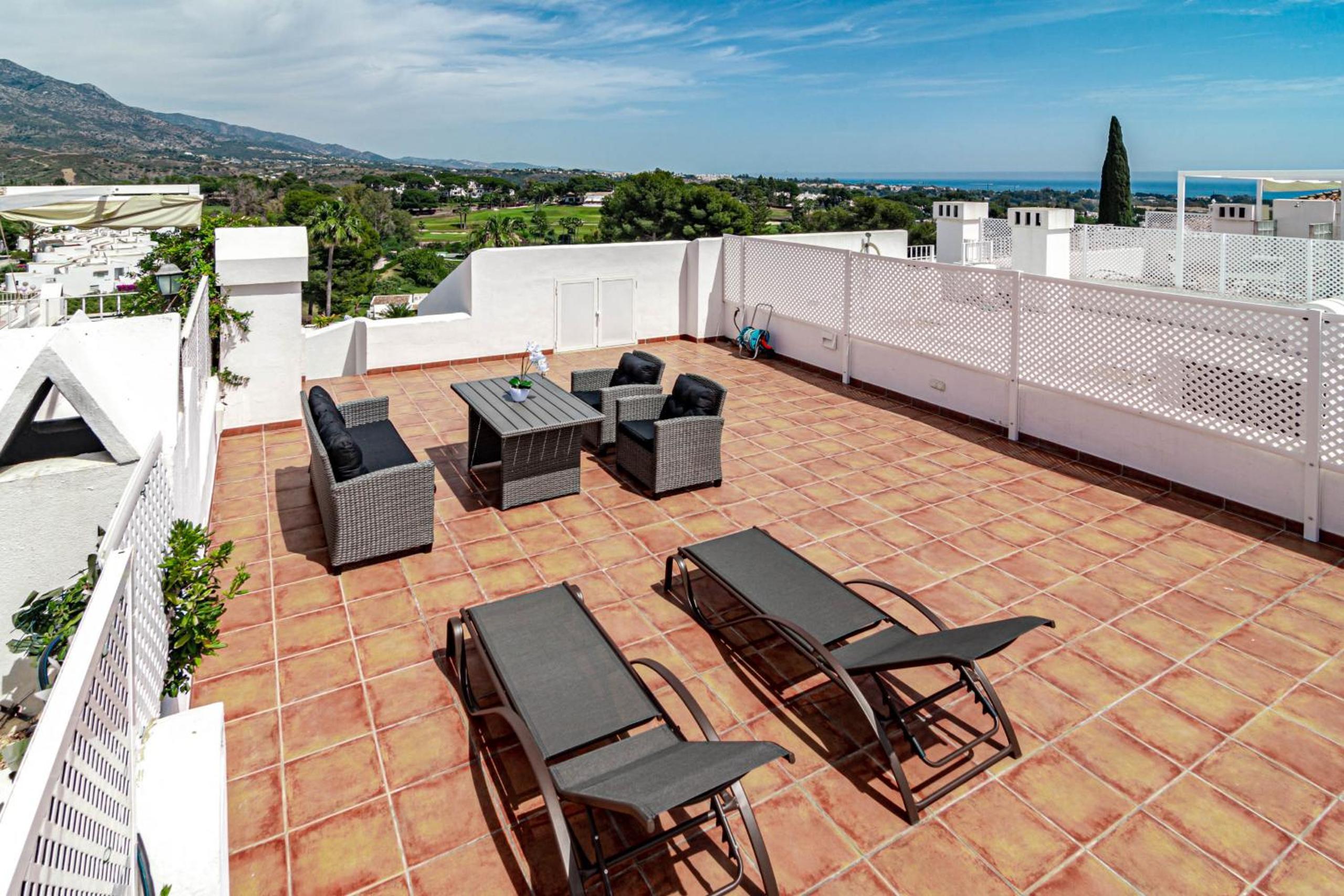 Captivating Coastal Townhouse in Aloha Pueblo with amazing Mountain Views