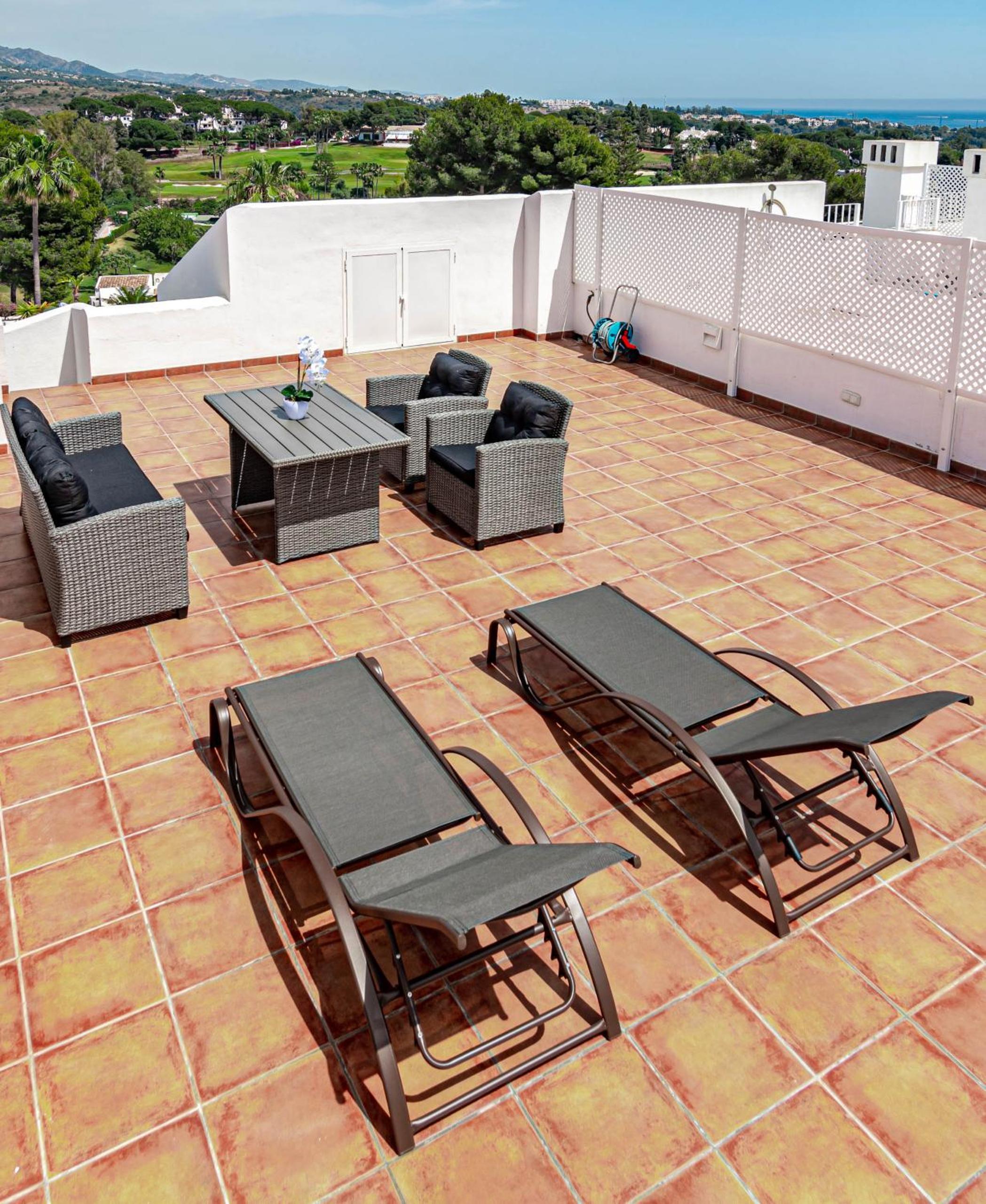 Captivating Coastal Townhouse in Aloha Pueblo with amazing Mountain Views