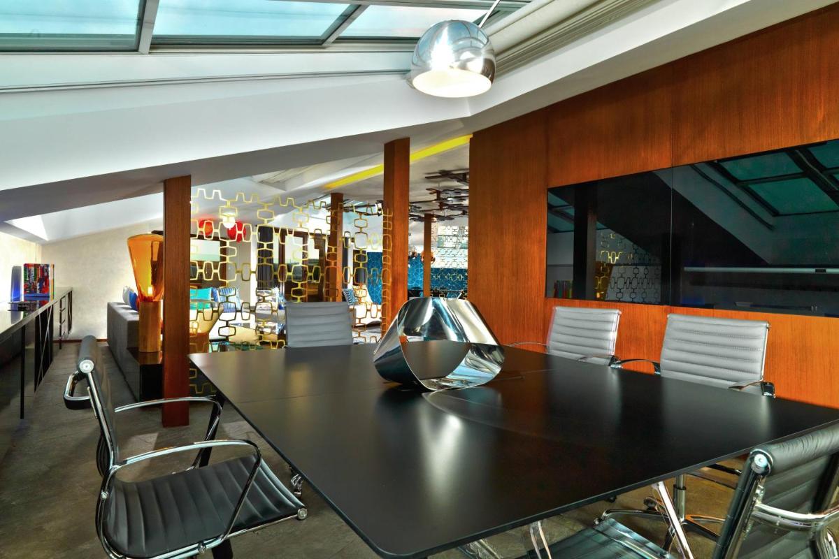 meeting room