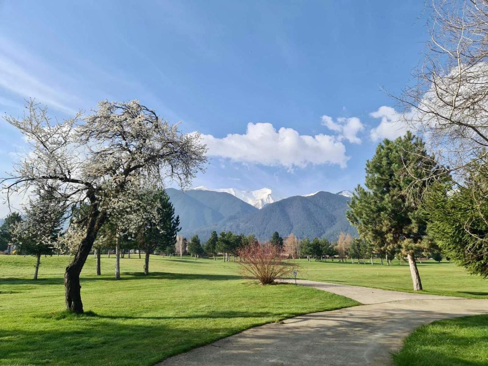 Pirin Golf Villa Compass Property