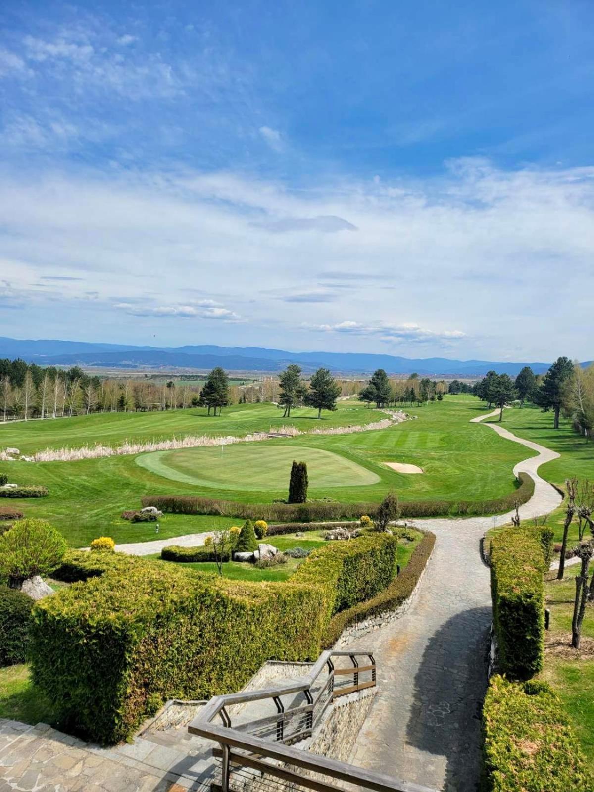 Pirin Golf Villa Compass Property
