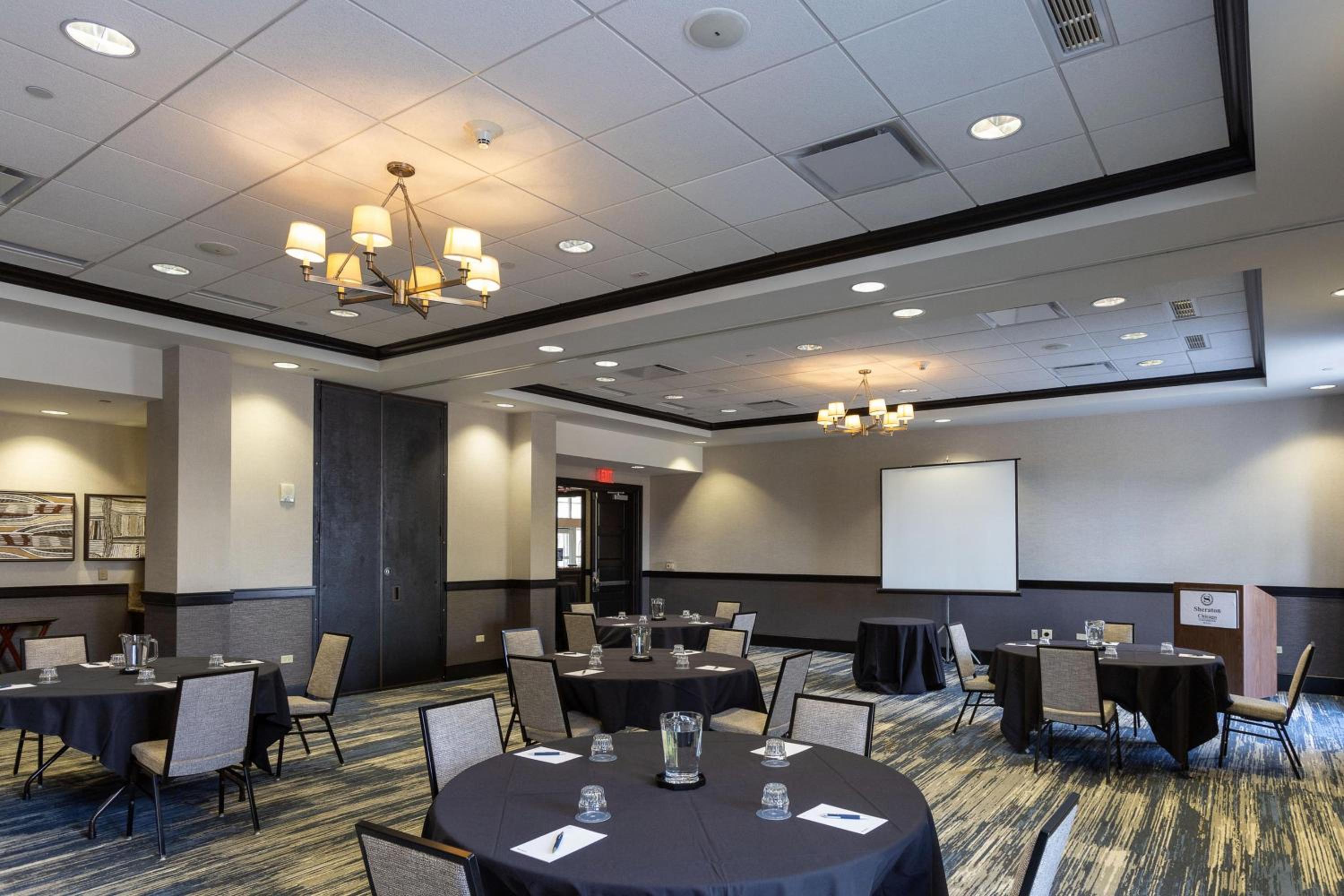 Sheraton Chicago Northbrook - Property Image 3