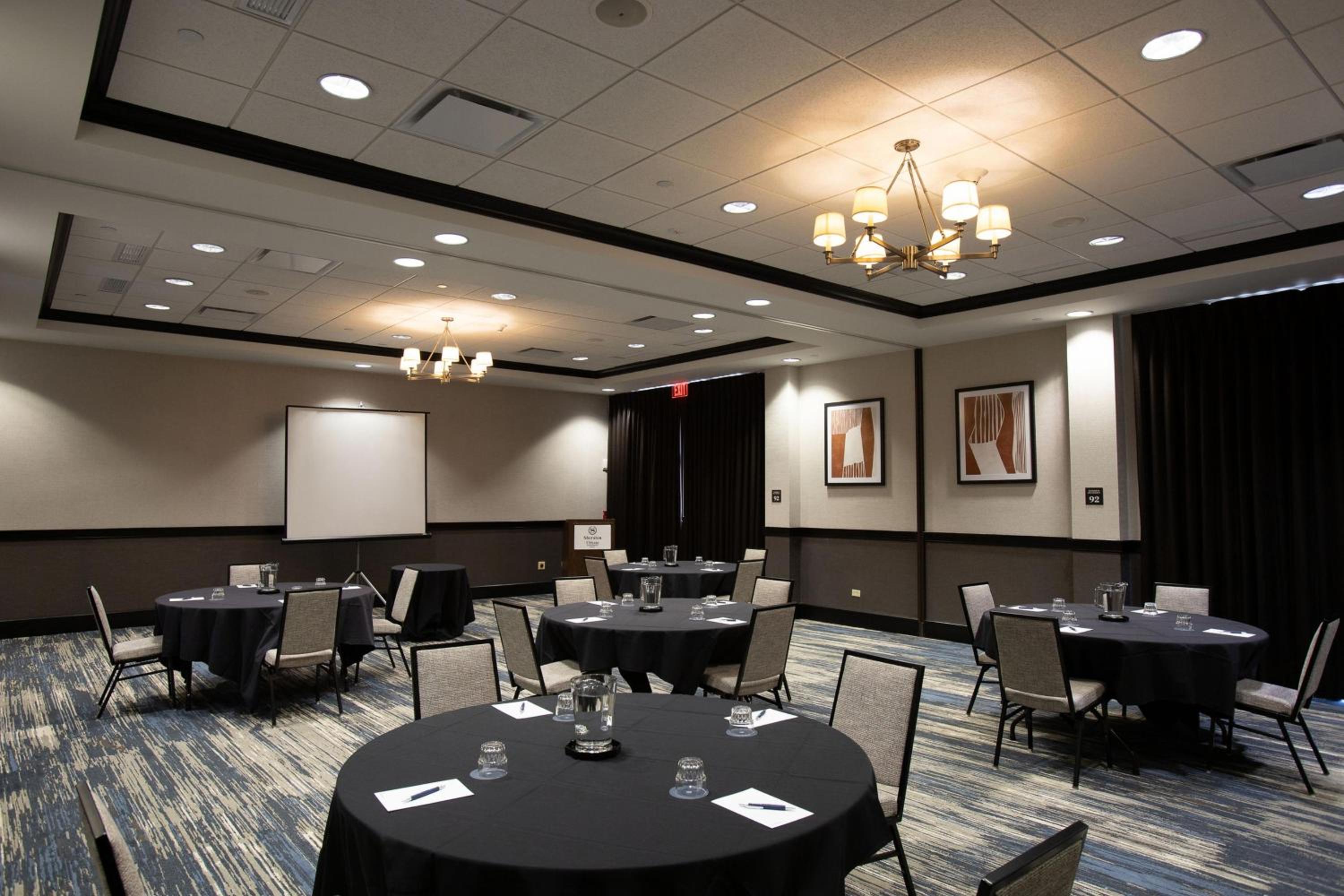 Sheraton Chicago Northbrook - Property Image 2
