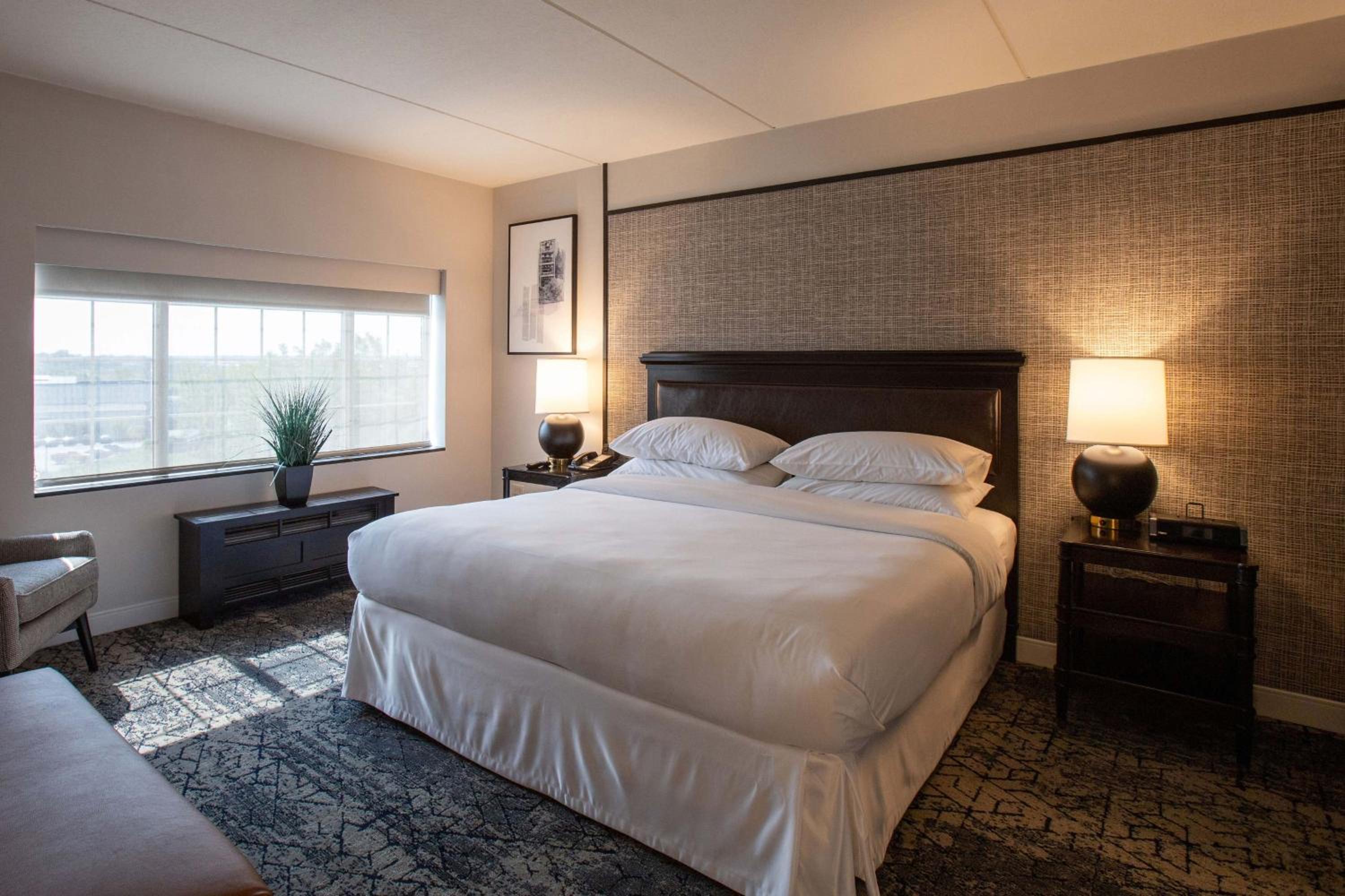 Sheraton Chicago Northbrook - Property Image 1
