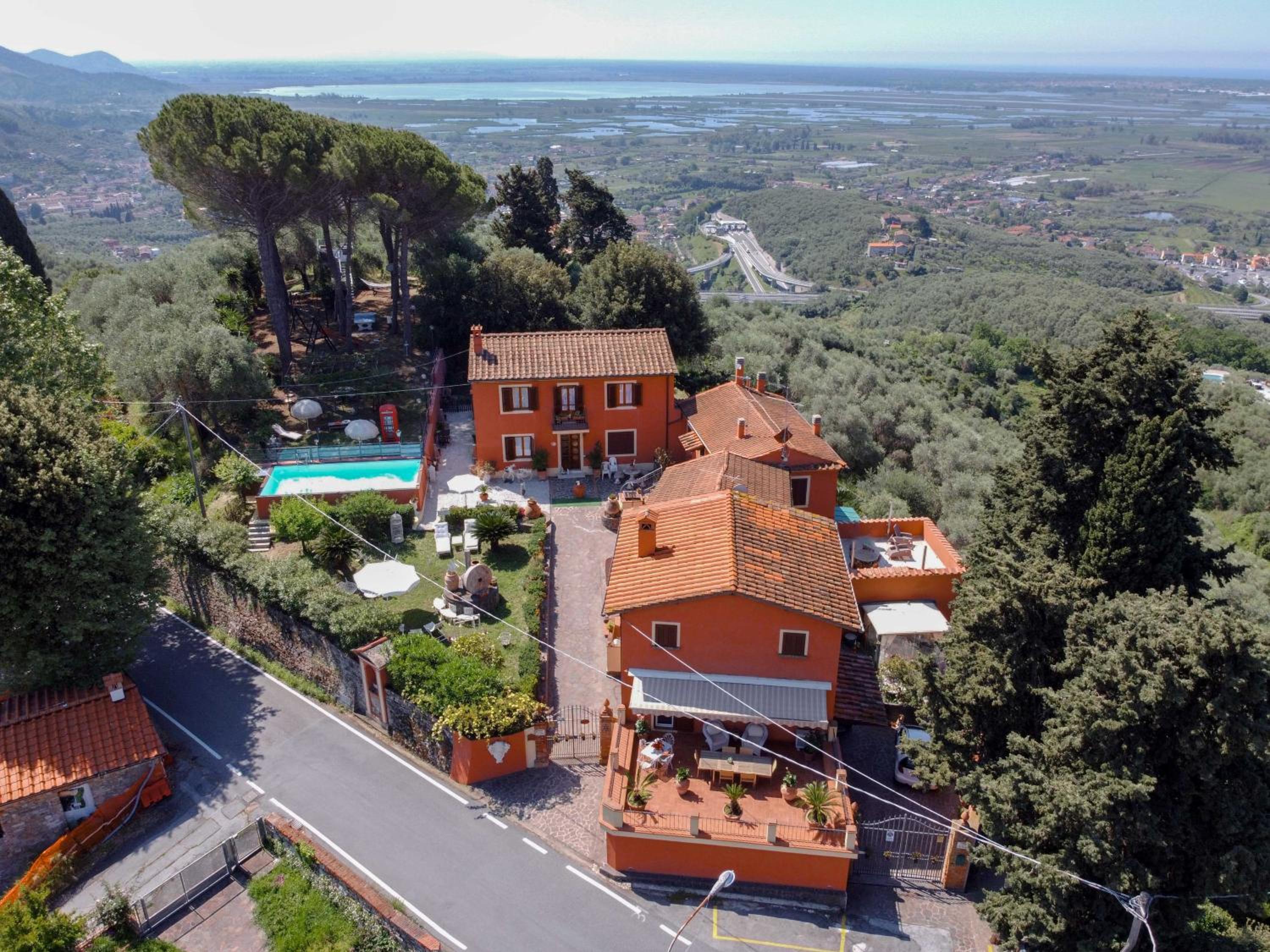 Casale Belvedere "L'Ulivo" e "La Terrazza" view 4