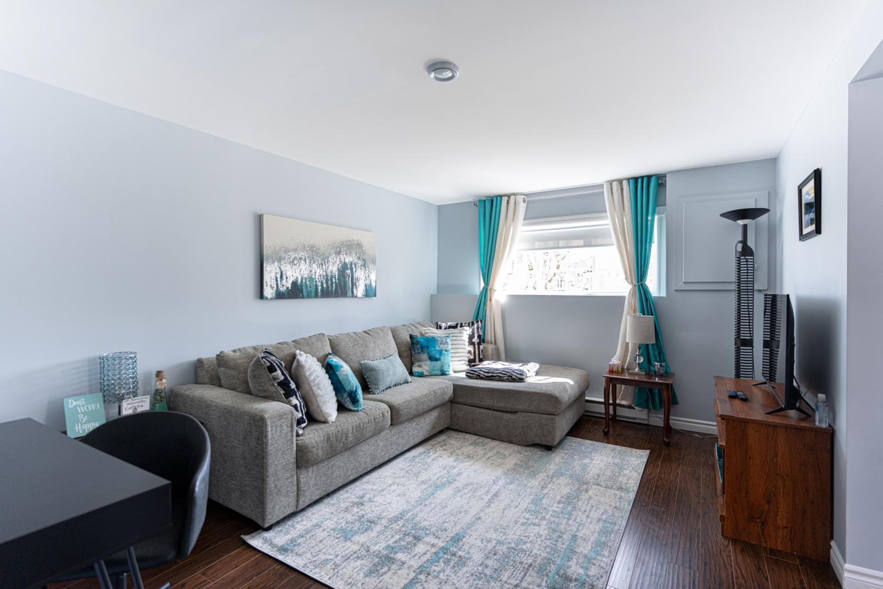 Two Bedroom Apartment Near St John's Airport, photo 13
