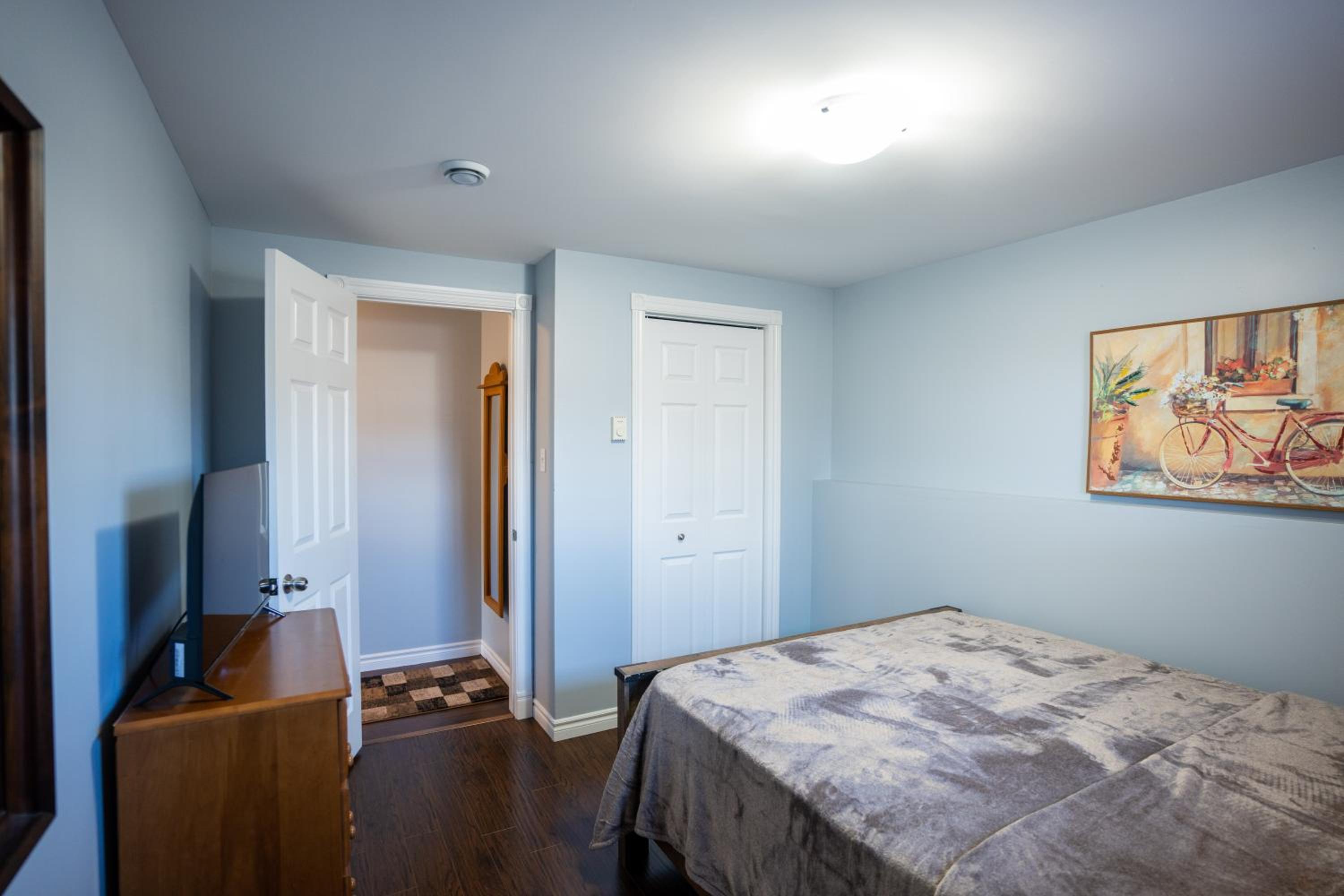 Two Bedroom Apartment Near St John's Airport, photo 22