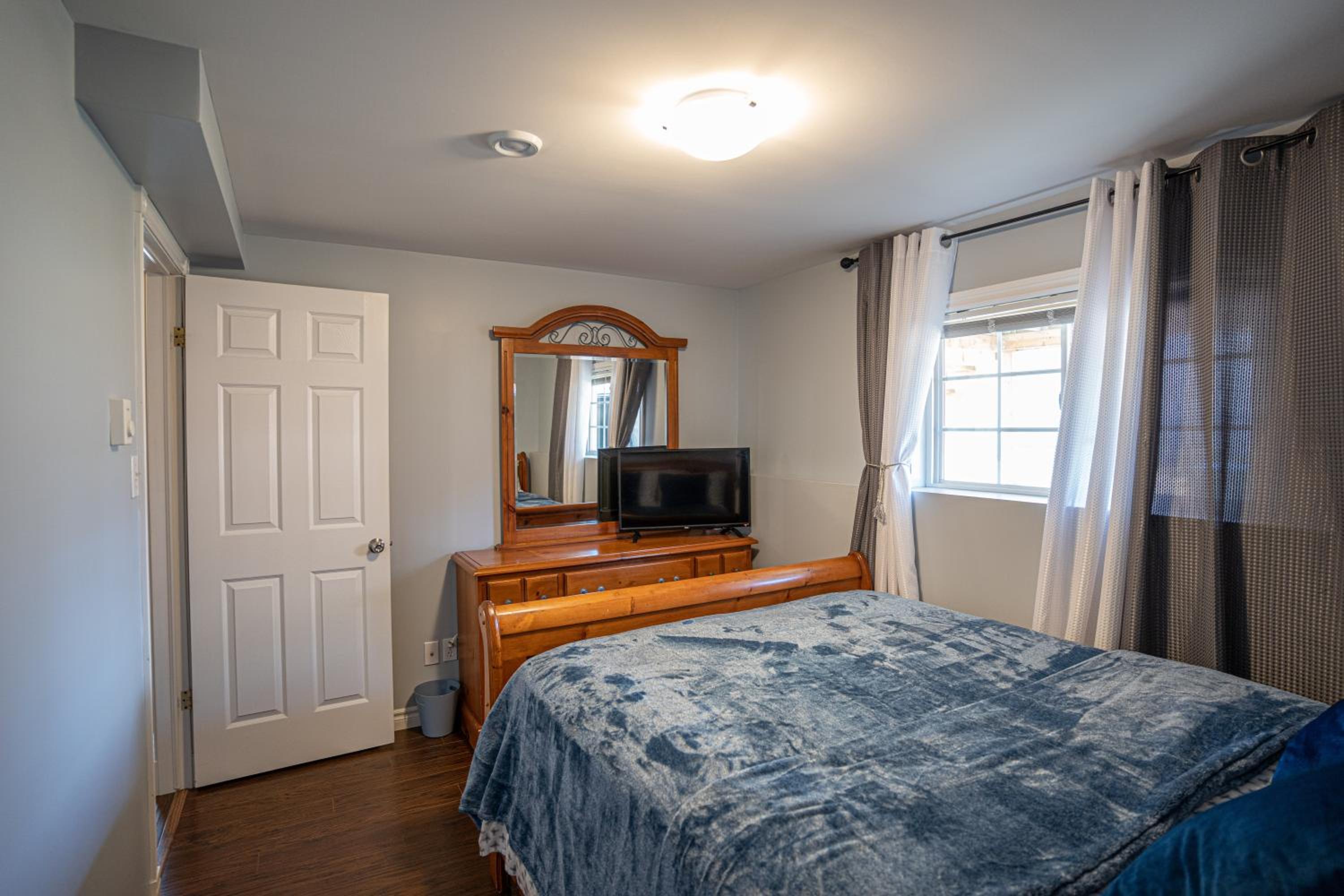 Two Bedroom Apartment Near St John's Airport, photo 33
