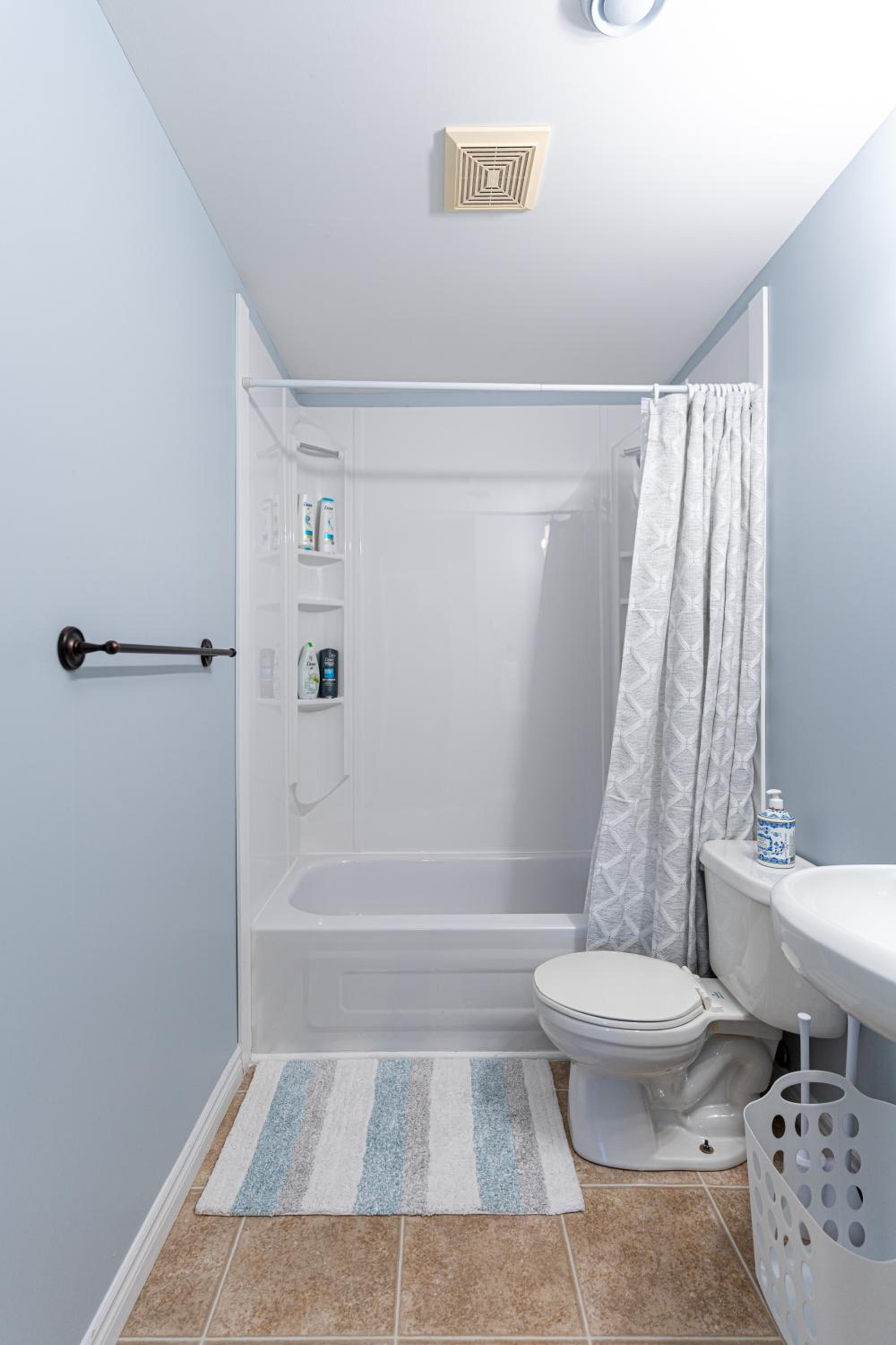 Two Bedroom Apartment Near St John's Airport, photo 18