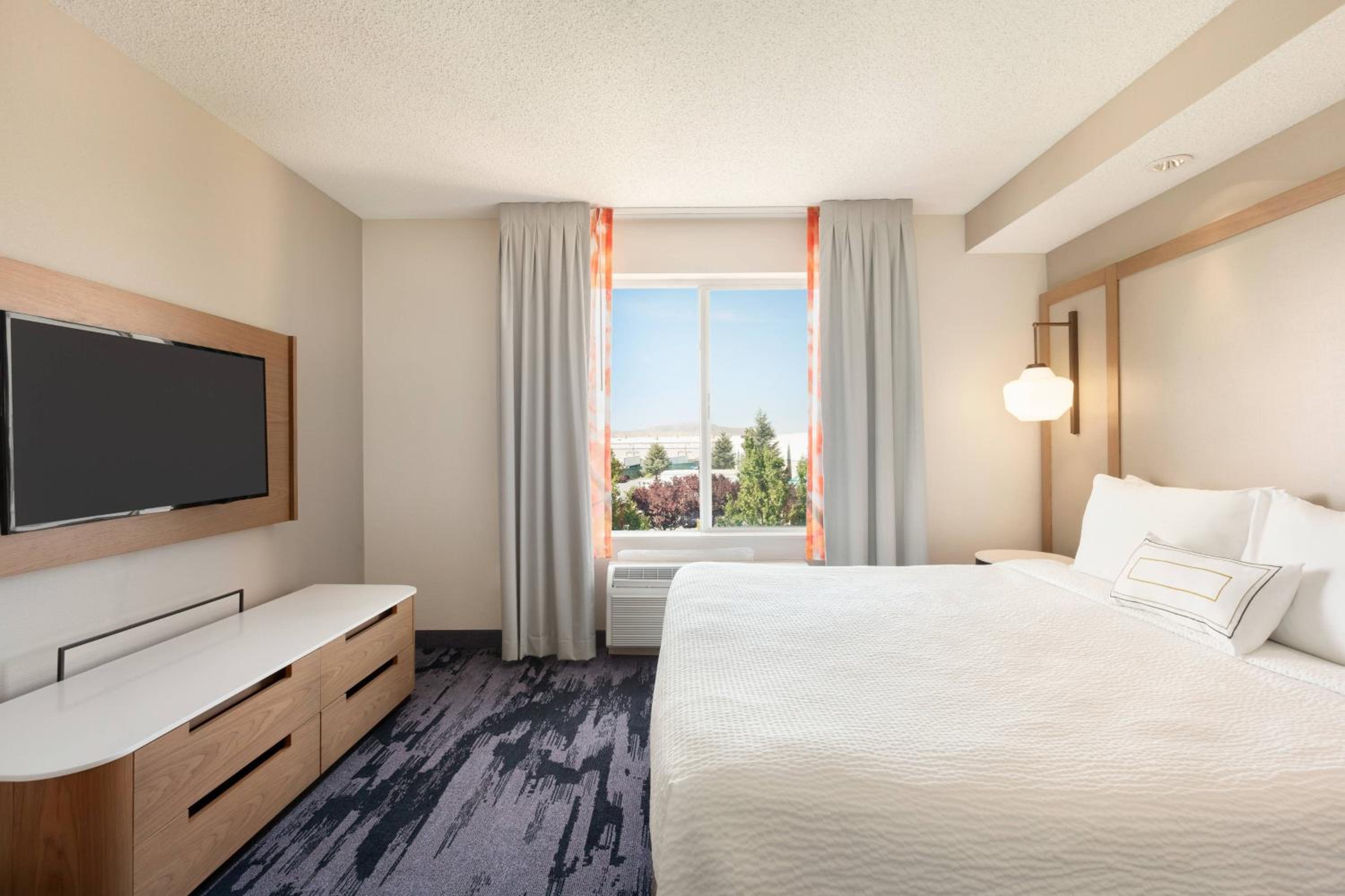 Fairfield Inn  Suites by Marriott Reno Sparks - Property Image 10