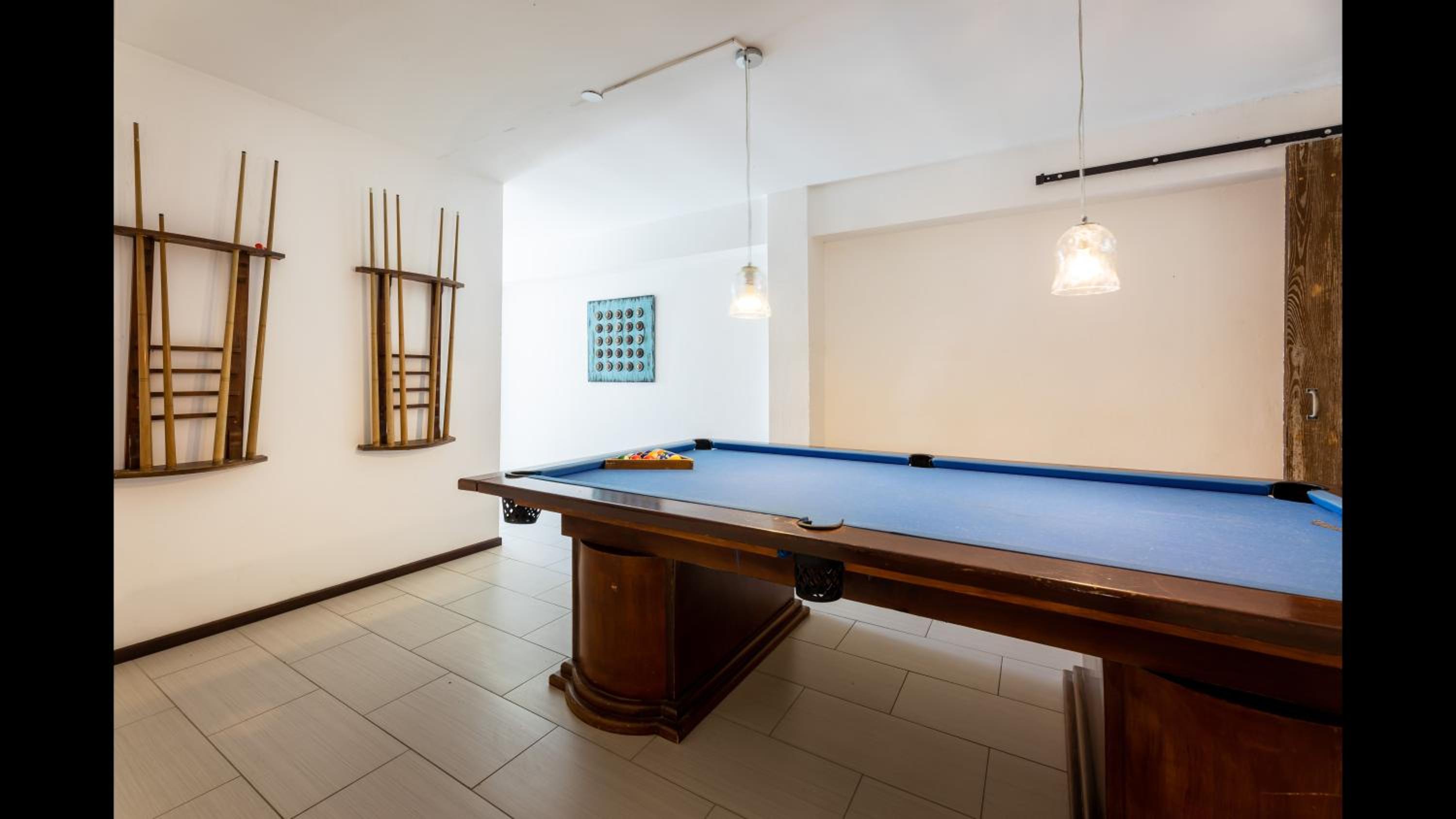Beautiful Villa with pool near the beach for groups