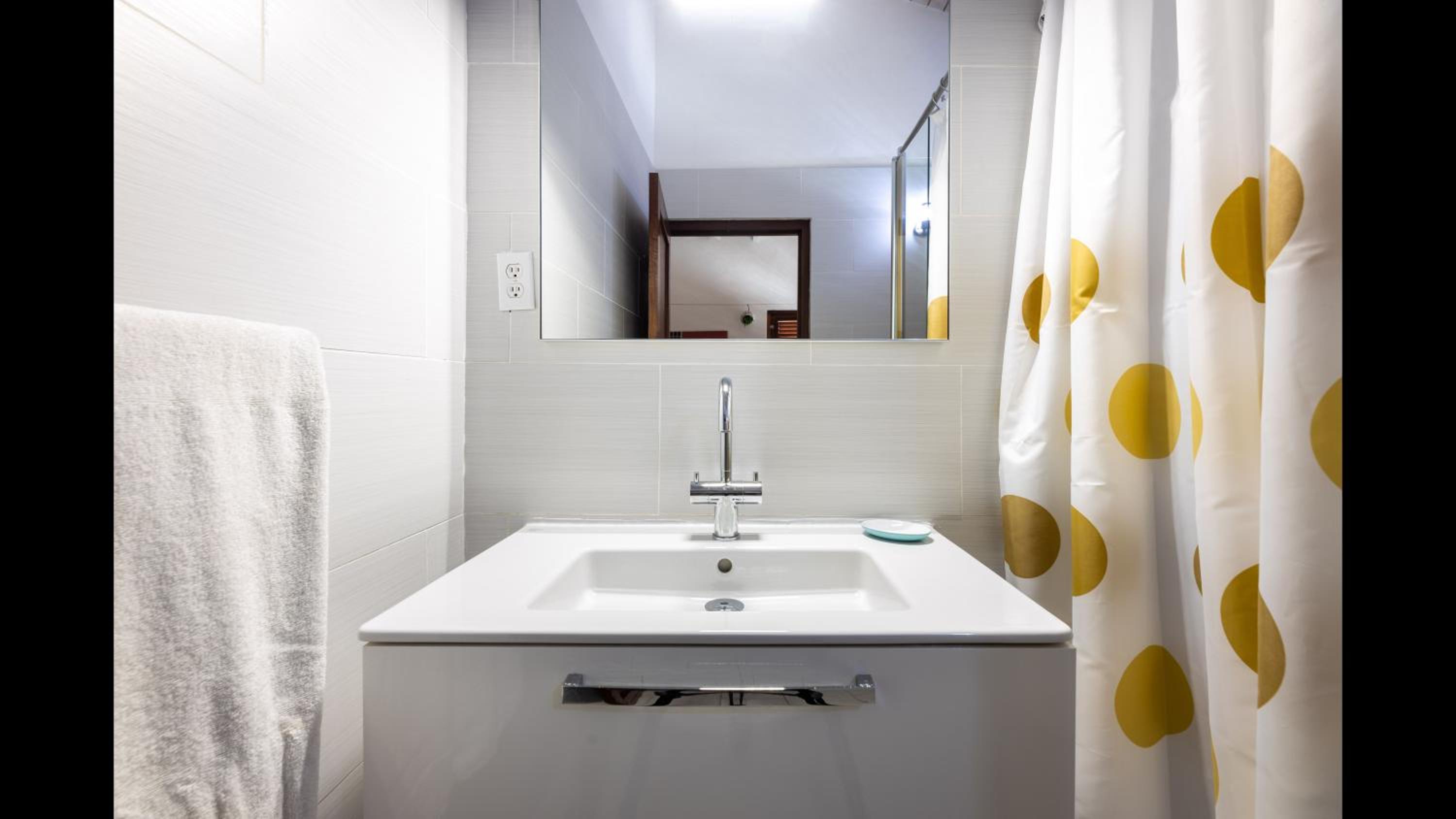 Beautiful Villa with pool near the beach for groups